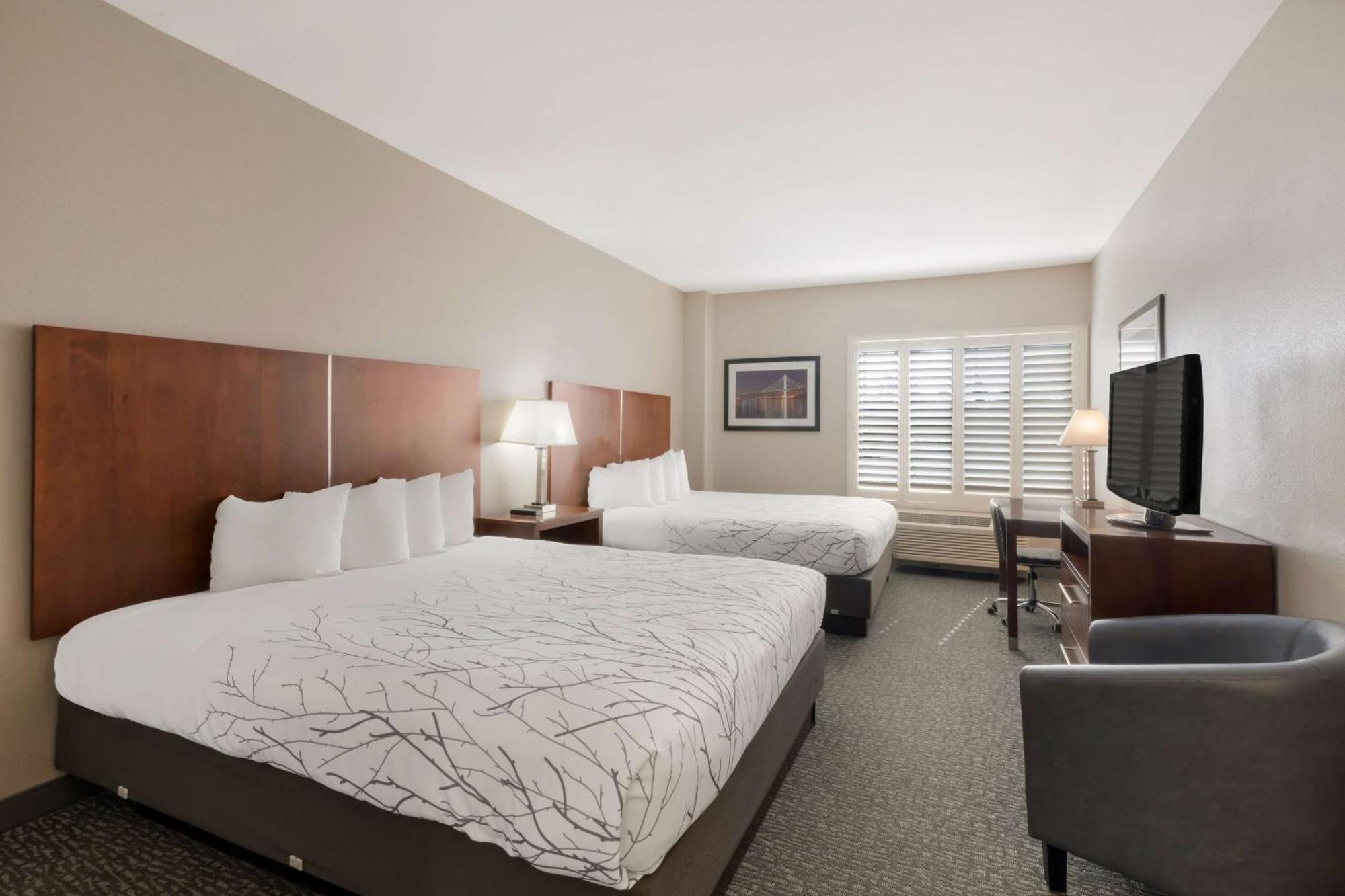 Western Lanai Garden Inn&suites