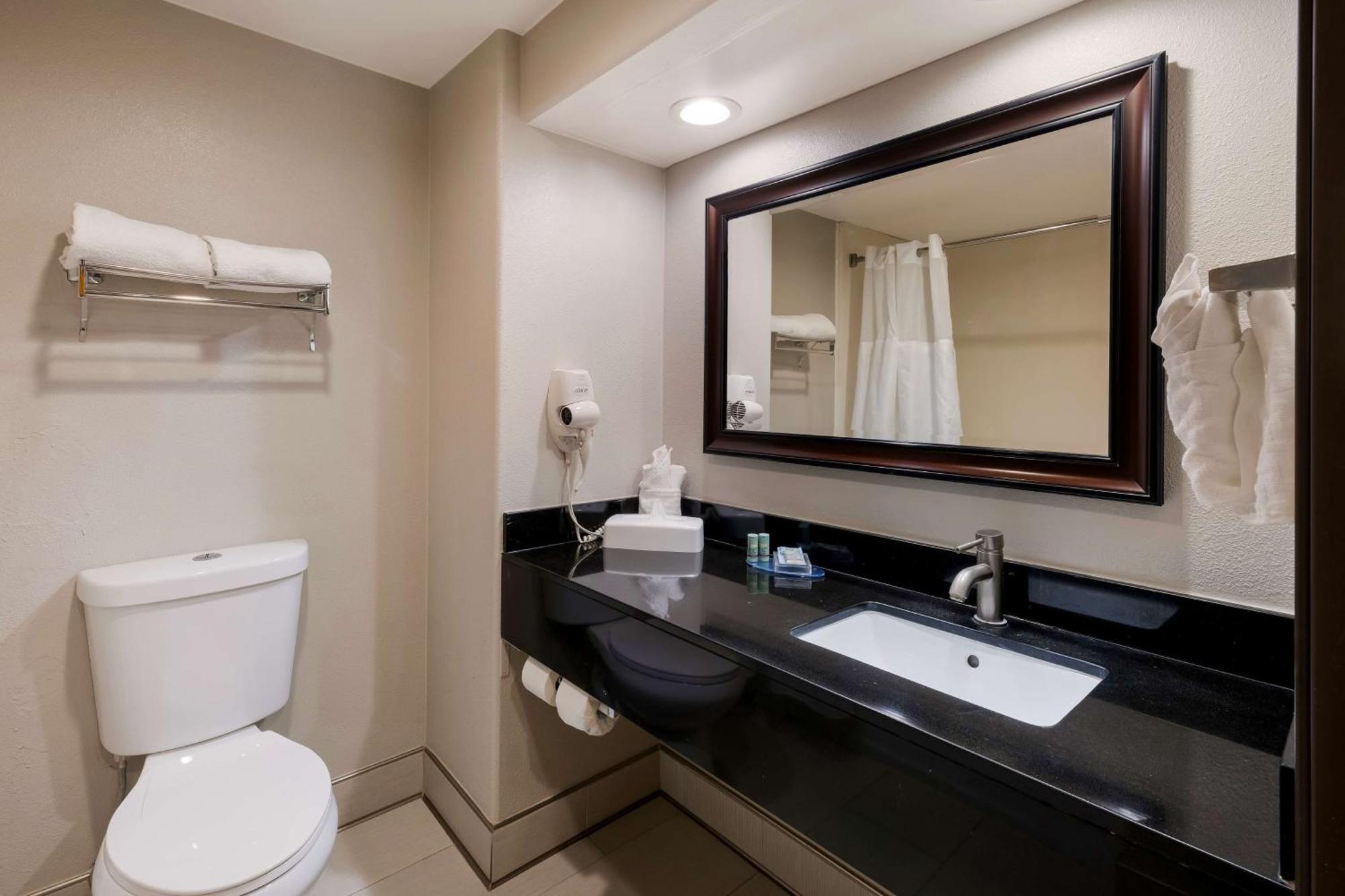 Western Lanai Garden Inn&suites