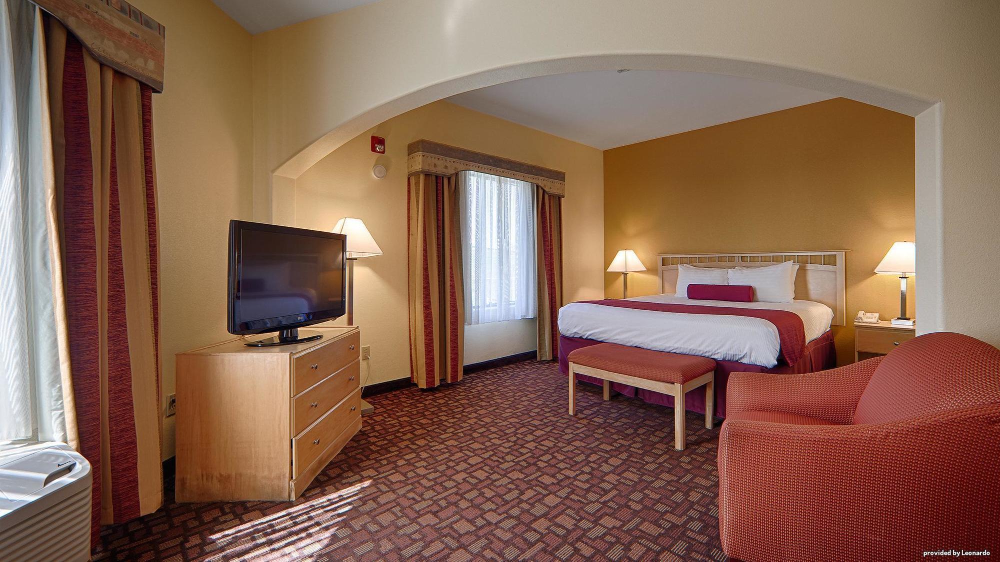 Western Lanai Garden Inn&suites
